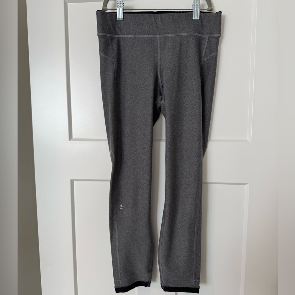 Under Armour Women’s HeatGear Gray Compression Cropped Leggings, Medium, GUC